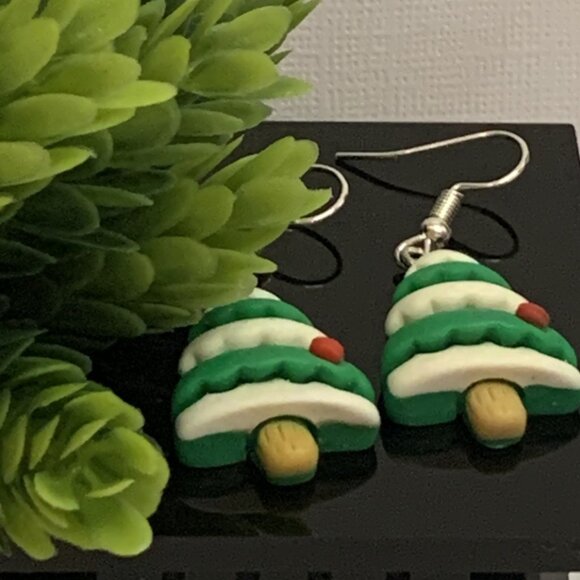 Christmas Earring, Christmas Tree Earring, Holiday Earring, Gift Idea, Tree - Picture 2 of 9